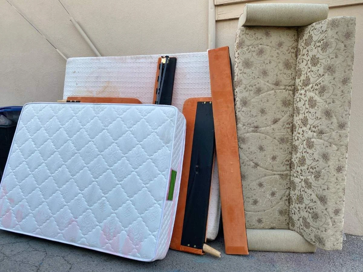 how to dispose of old mattress