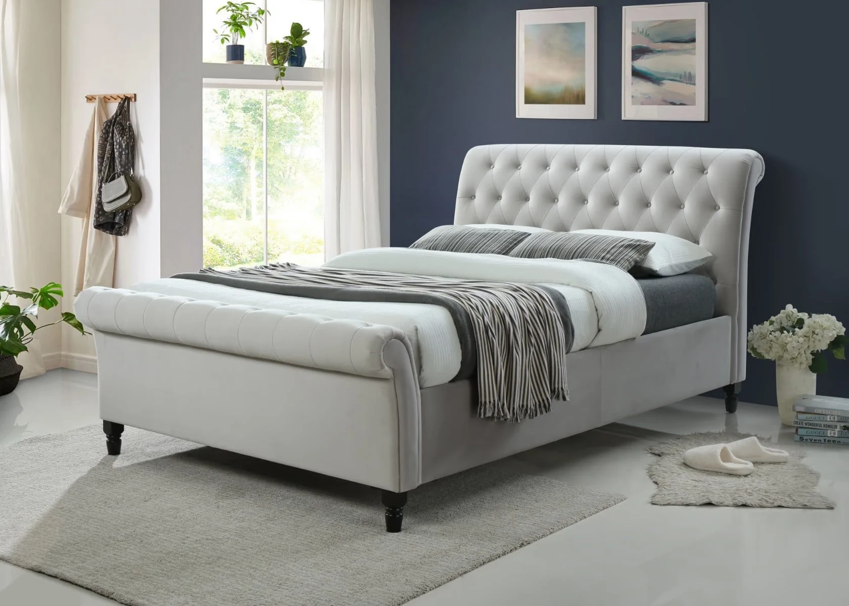 sleigh-shaped ottoman bed